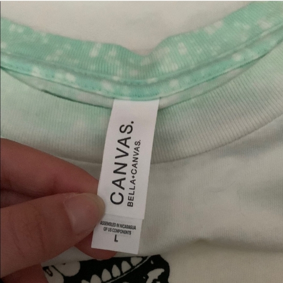 Womens Sz Large BELLA CANVAS!!! Super Cute Graphic Tshirt - Picture 2 of 2